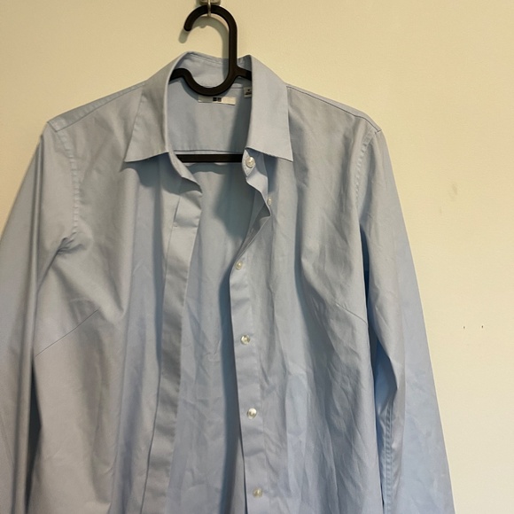 Uniqlo Button-Up Shirt Size M - Casual, Men's Fashion, Long Sleeve, Business - Picture 3 of 4